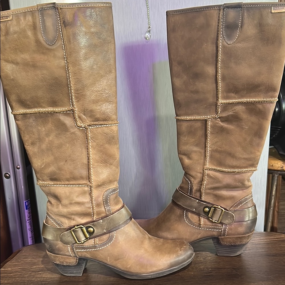 PIKOLINOS Brown Heeled Boots with Distressed Leather